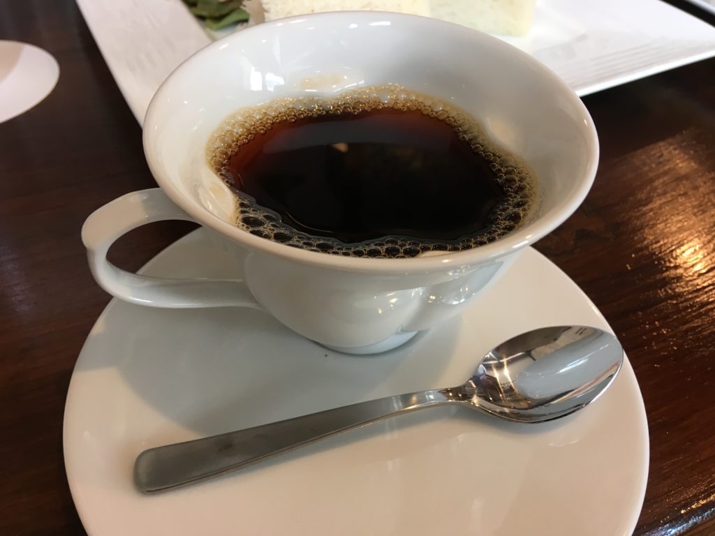 二子玉川BUTTINGHAUS JIROランチセットのコーヒーカップ